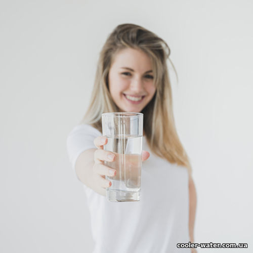 Питьевая вода и ее важность для кожи