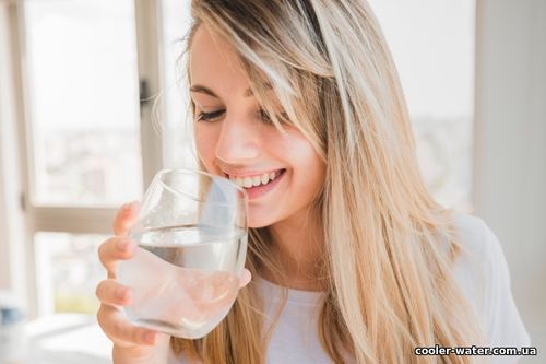 Питьевая вода и ее важность для кожи