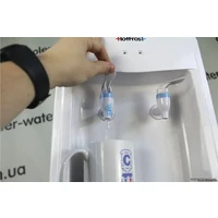 Приклад роботи верхнього важеля крана на кулері HotFrost, вихідне фото