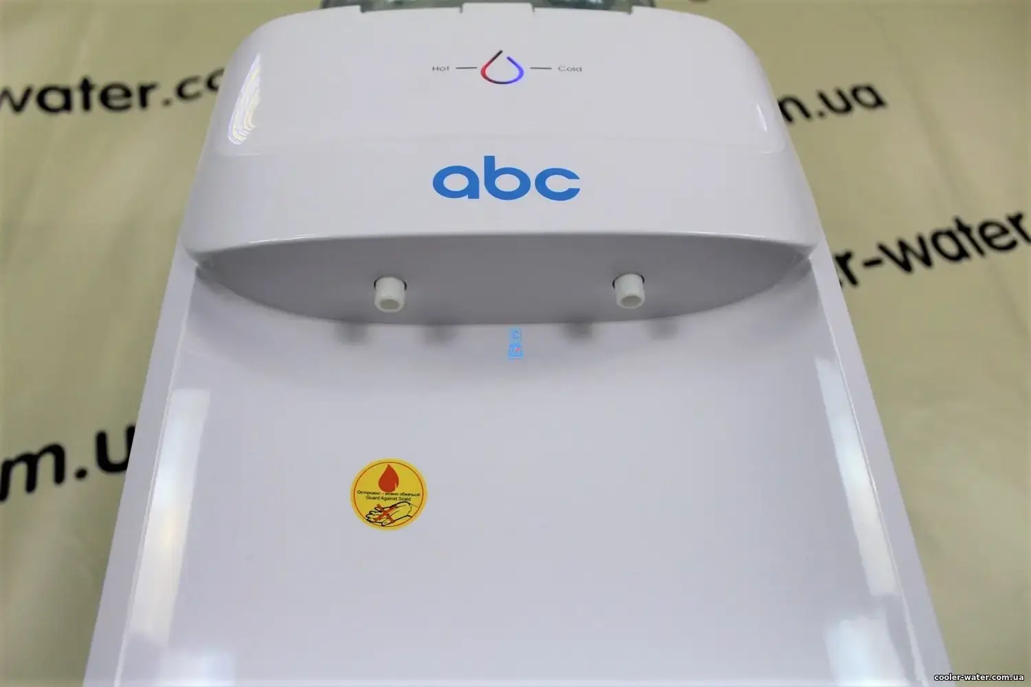 Кулер для води ABC V170E: зовнішній вигляд і зона подачі води, фото 8 з 36