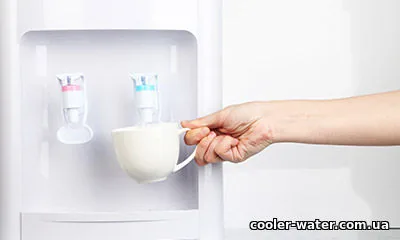 Льодогенератор у кулері для води