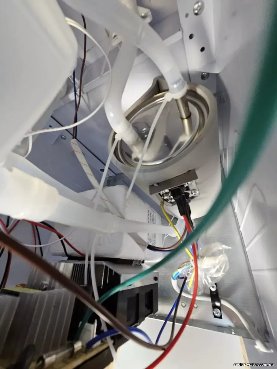 Внутрішня будова кулера Clover LB-LWB 0,5-5X14 — авторське фото 34