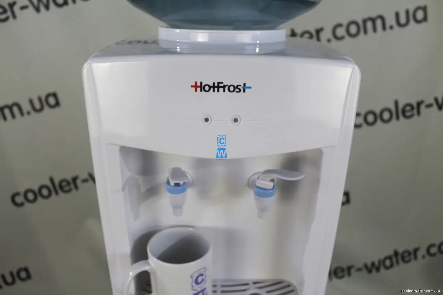 Крани HotFrost V118R та кухоль на краплезбірнику