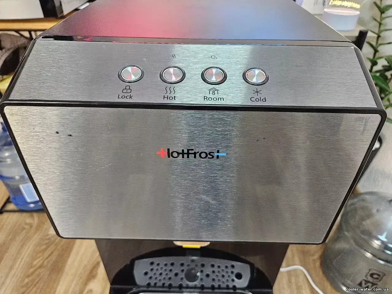 Огляд кулера для води HotFrost V450ASM — фото 3