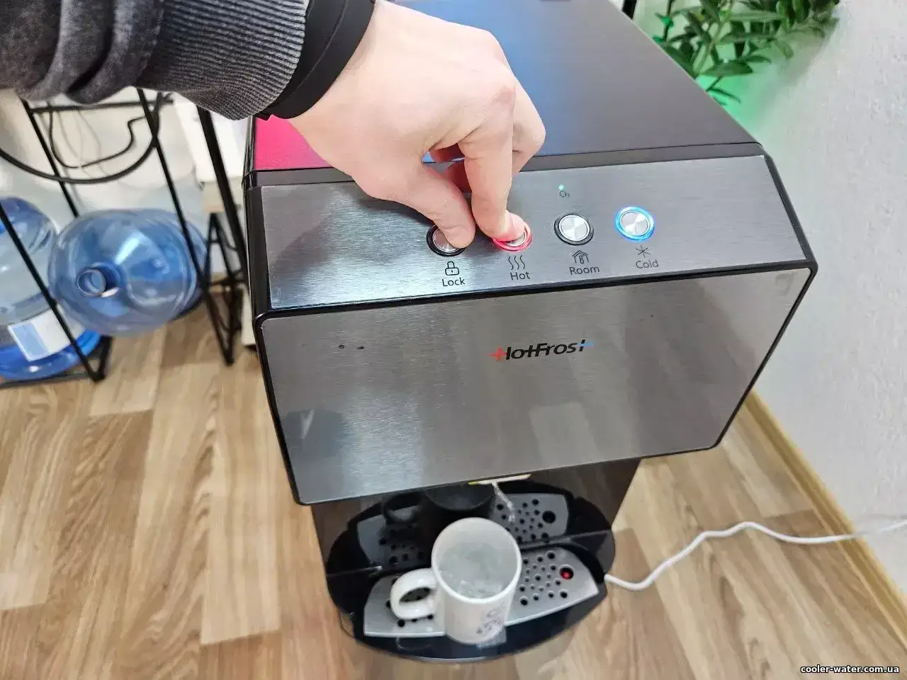 Огляд кулера для води HotFrost V450ASM — фото 6