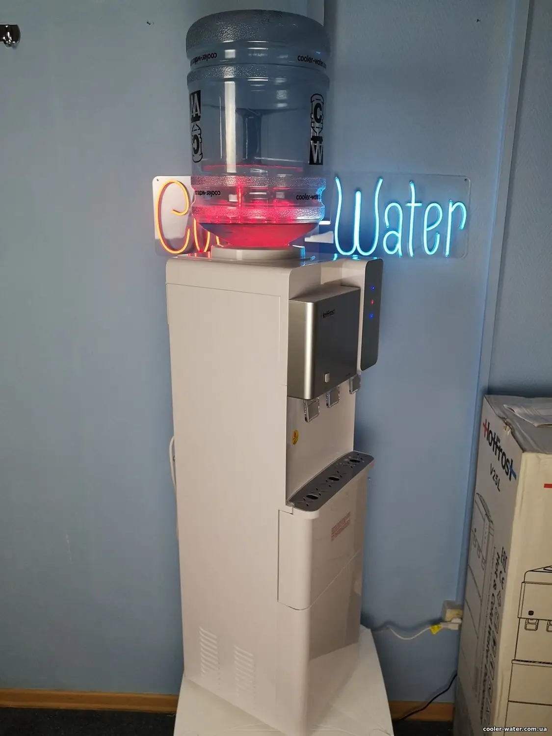 HotFrost V25L: боковий ракурс